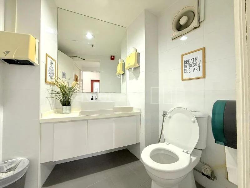Office for Rent in  Sinsov Building - Image 1